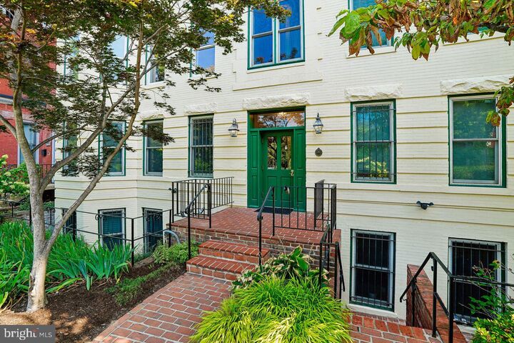 Property Photo:  1024 Massachusetts Avenue NE 5  DC 20002 