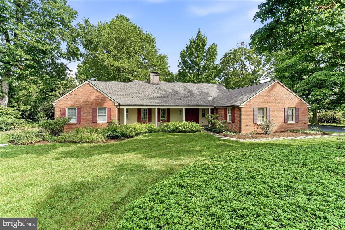 Property Photo: 119 Mansion Drive PA 19063