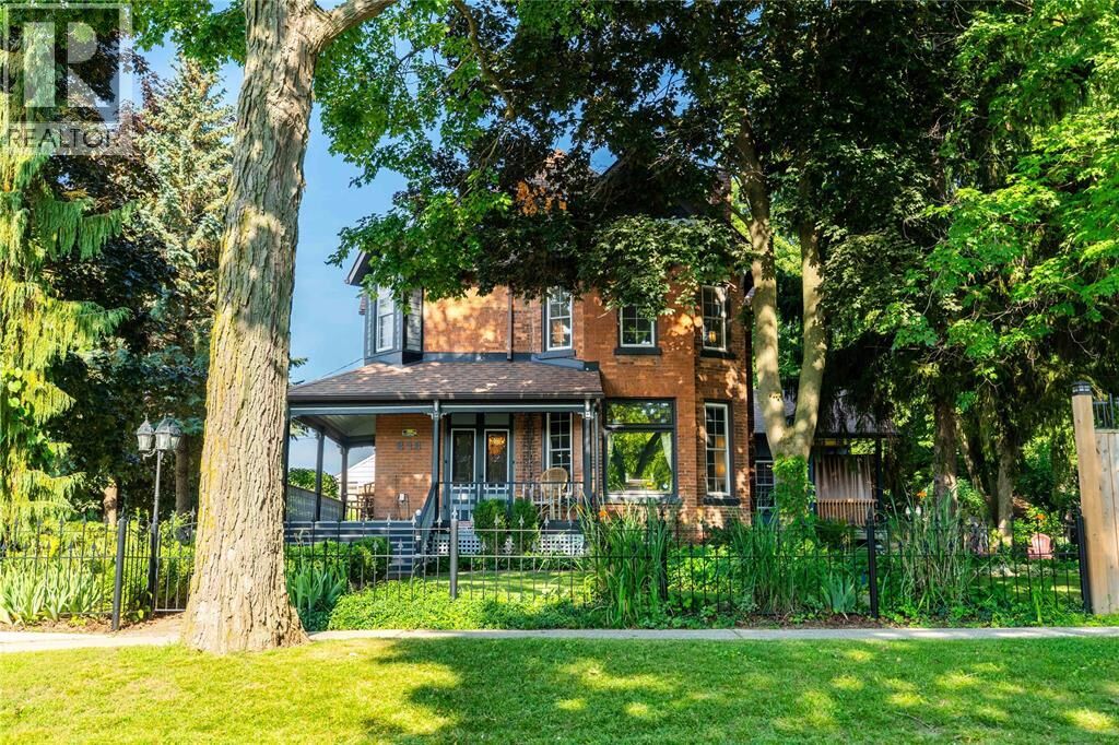 Property Photo: 213 Vidal Street South ON