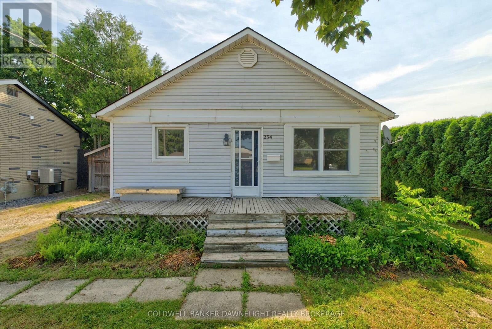 Property Photo:  254 Marlborough Street  ON N0M 1S2 