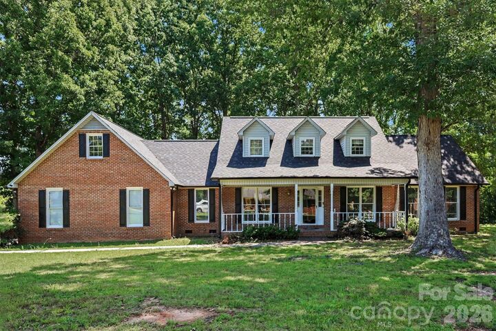 Property Photo: 121 Country Creek Drive NC 28086