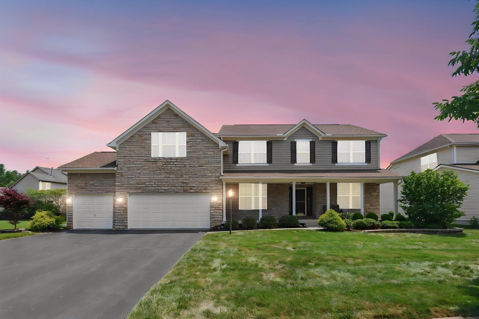 Property Photo:  7965 Danbridge Way  OH 43082 