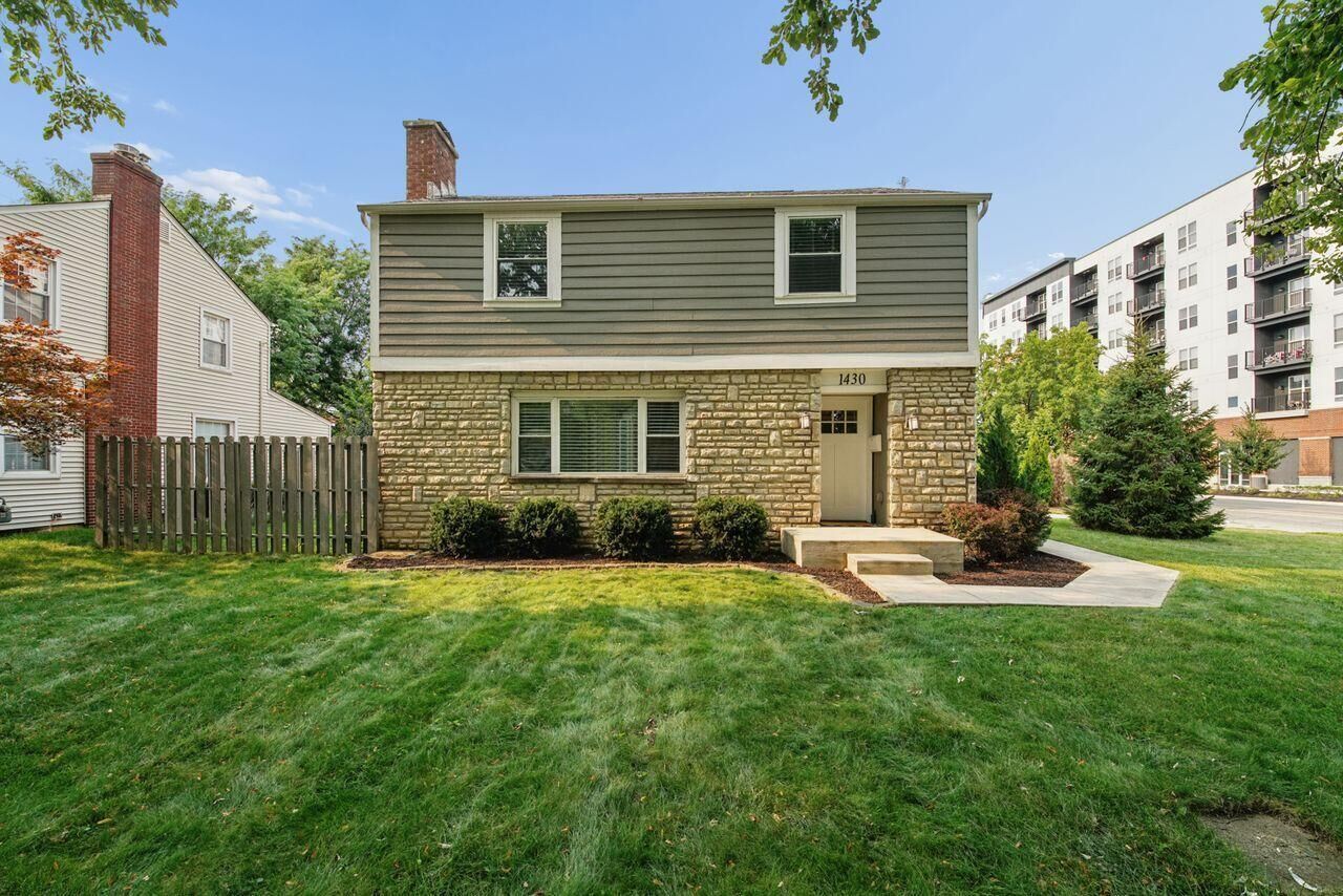 Property Photo: 1430 Ashdowne Road OH 43221