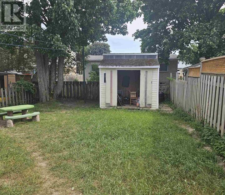 Property Photo: 25 Cambridge Dr ON P6A 6E8