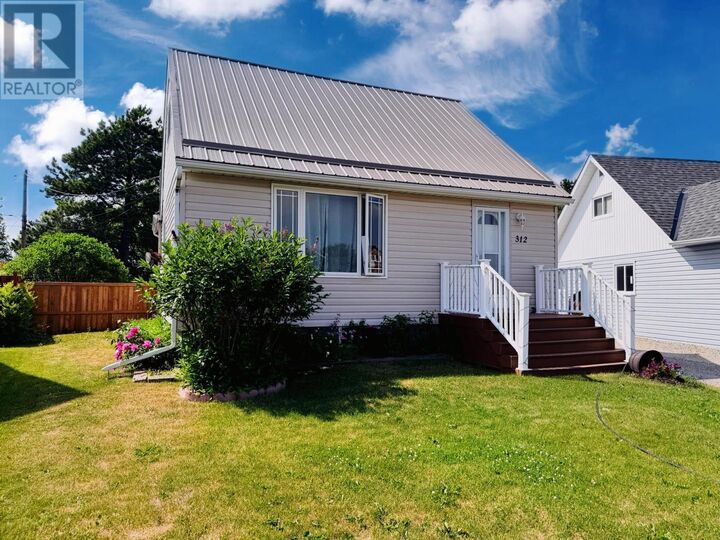 312 Ball Park Cres — photo 1