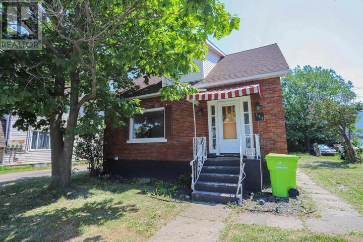 Property Photo: 197 Wallace Ter ON P6C 1K2