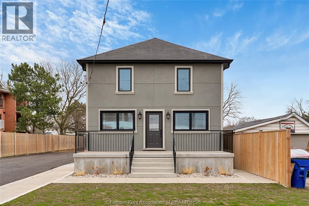 Property Photo:  248 Park Avenue East  ON N7M 3V9 