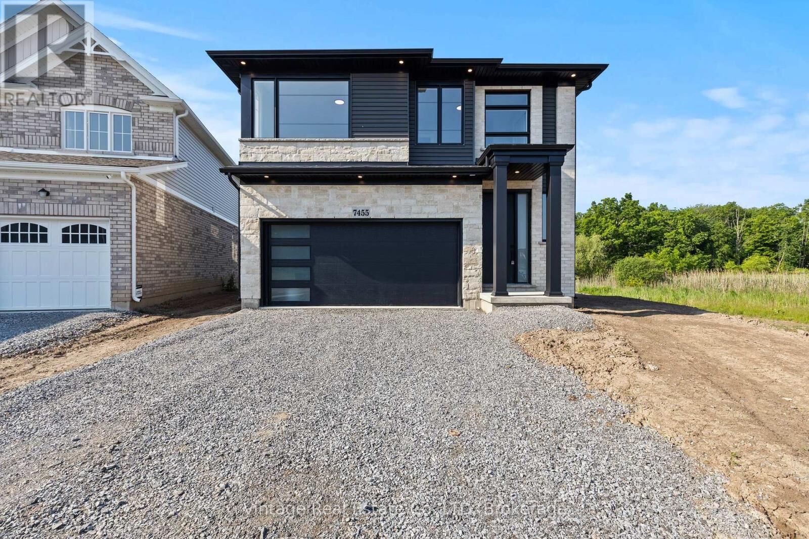 Property Photo: 7455 Majestic Trail ON L2H 3V9