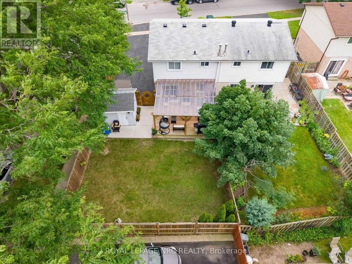Property Photo: 105 Ventura Drive ON L2R 7H3