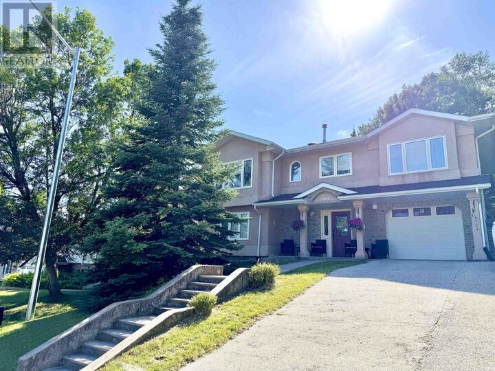 Property Photo: 105 South Park Dr ON P9N 4G1