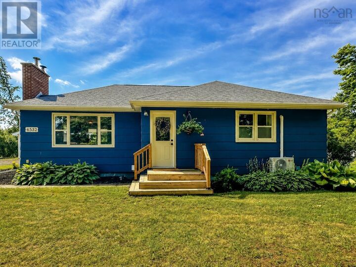 Property Photo: 4532 Brooklyn Street NS B0P 1E0