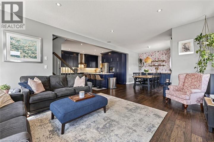 Property Photo: 924 North Springbank Avenue North ON N4T 0G1