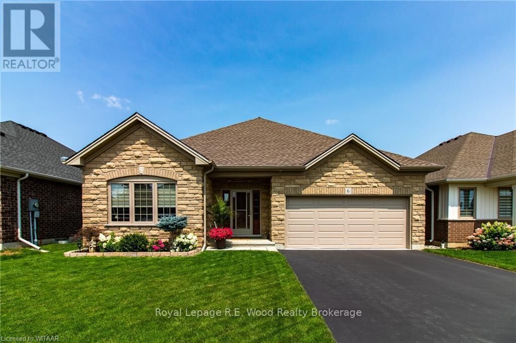 Property Photo: 6 Esseltine Drive ON N4G 0C3