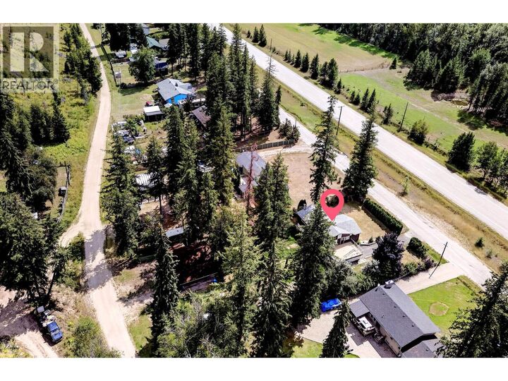 Property Photo: 1421 Davy Road BC V0E 1N0