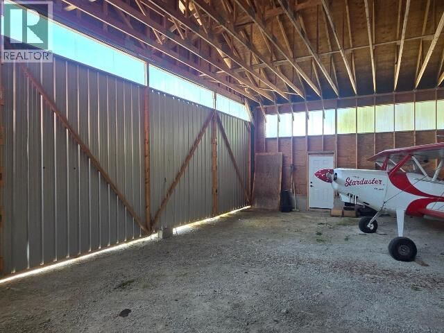 7-4482 Airport Road — photo 1