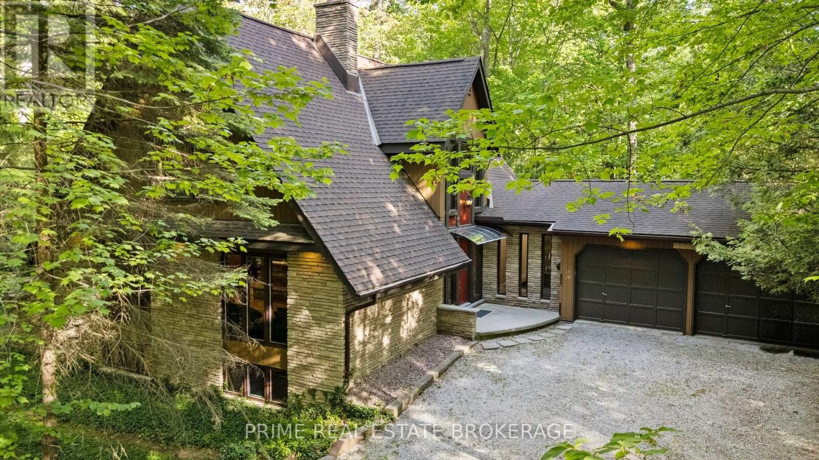 Property Photo: 10392 Grand Oaks Drive ON N0M 1T0