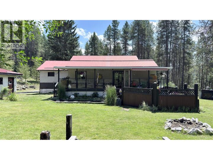 Property Photo: 656 Strathmore Avenue BC V0H 1J0