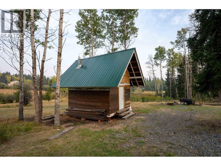 7470 Cariboo Chalet Road — photo 1