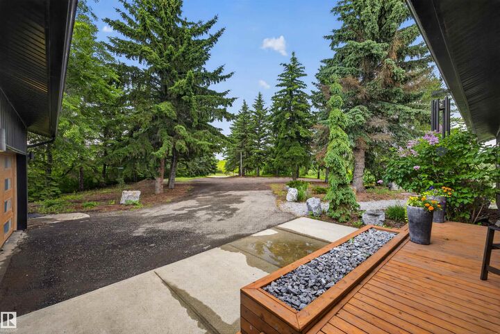 Property Photo: 52063 Rge Road 225 182 AB T8C 1C3