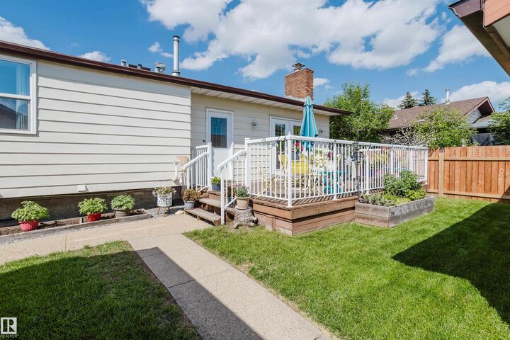 Property Photo: 10433 32A Avenue NW AB T6J 4A7
