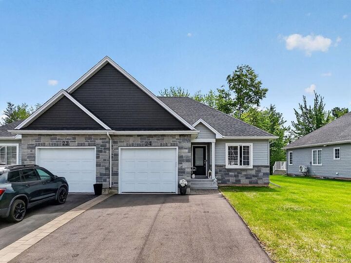 24 Rosenburg — photo 1