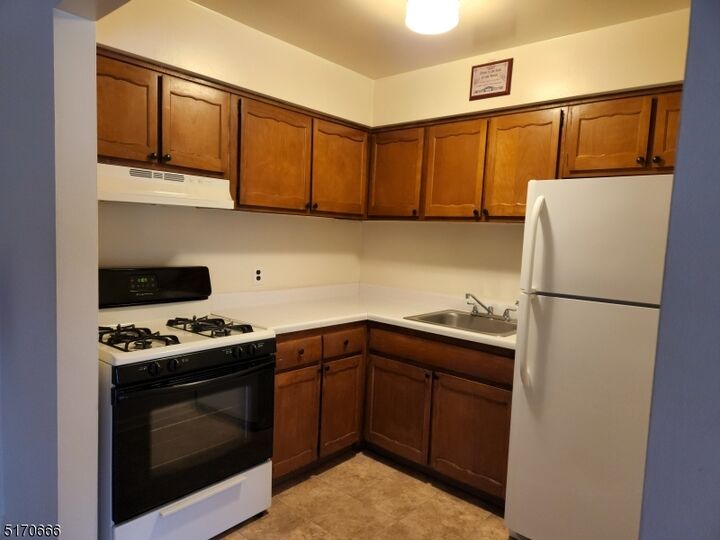 Property Photo: 565 Grove St A-5 NJ 07013