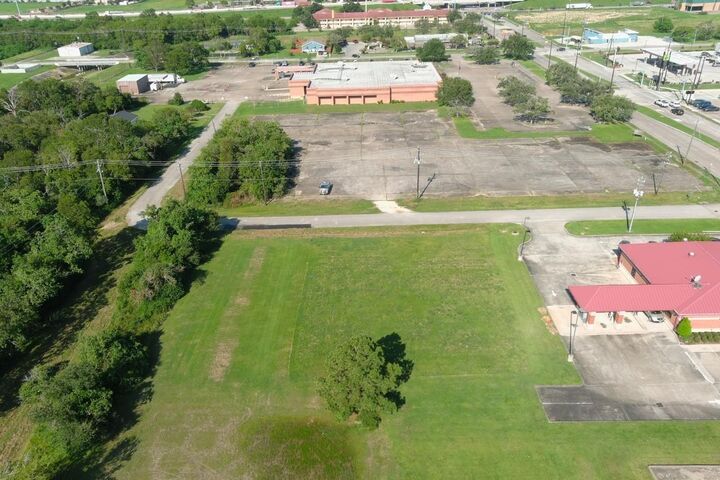 Property Photo: 1100 6th Street TX 77571