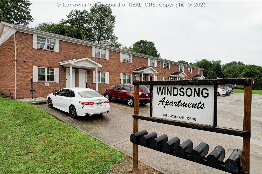 Property Photo:  611 Cross Lanes Drive  WV 25143 