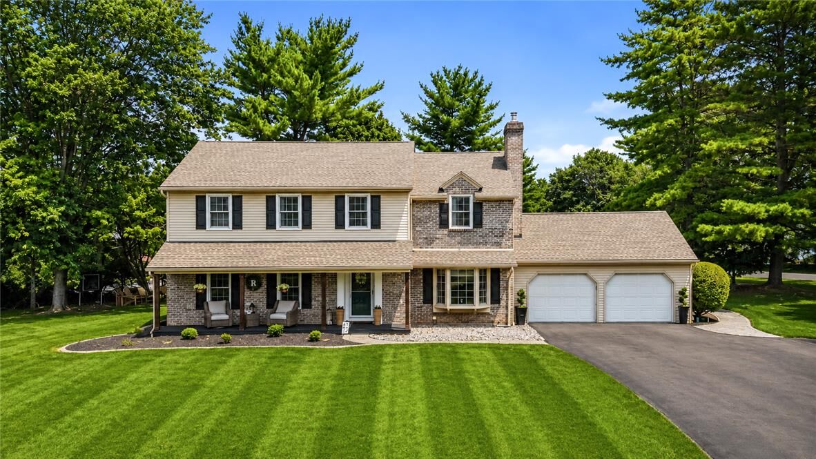 Property Photo:  4775 White Oak Circle  PA 18049 
