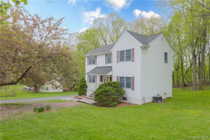 Property Photo:  5 Park Avenue  NY 10956 