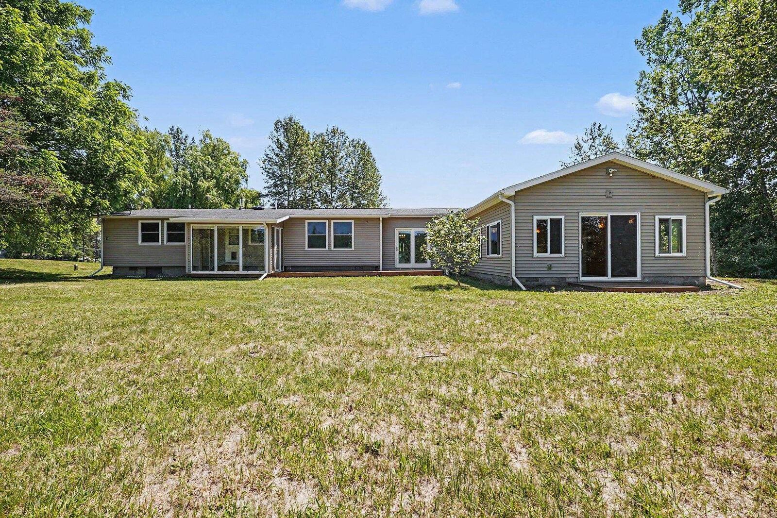 Property Photo:  2317 E Lake  MI 48739 