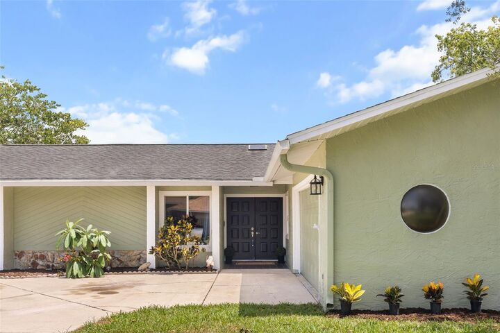 Property Photo: 12512 Willow Tree Avenue FL 34669