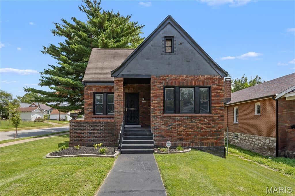 Property Photo: 8578 Drury Lane MO 63147
