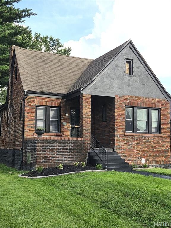 Property Photo:  8578 Drury Lane  MO 63147 