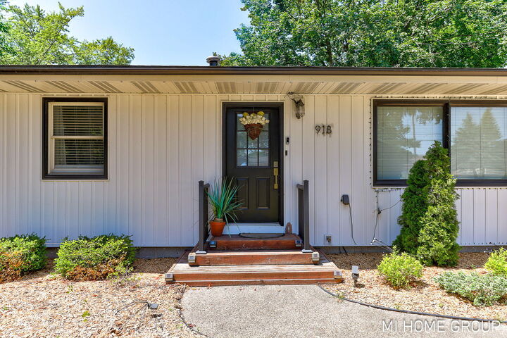 Property Photo: 918 136th Avenue MI 49424