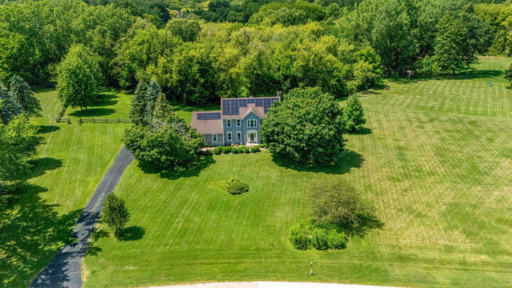 Property Photo: 5N512 Buckskin Trail IL 60175