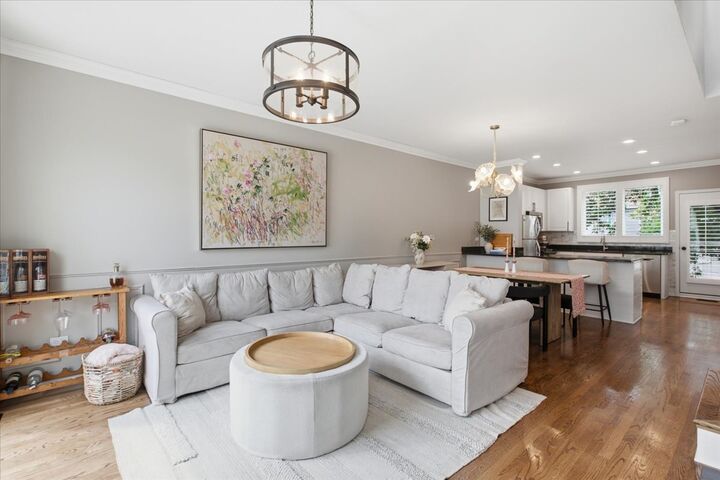 Property Photo: 2901 N Wolcott Avenue D IL 60657