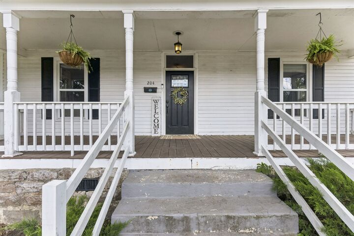Property Photo: 204 Jefferson Ave E TN 37030