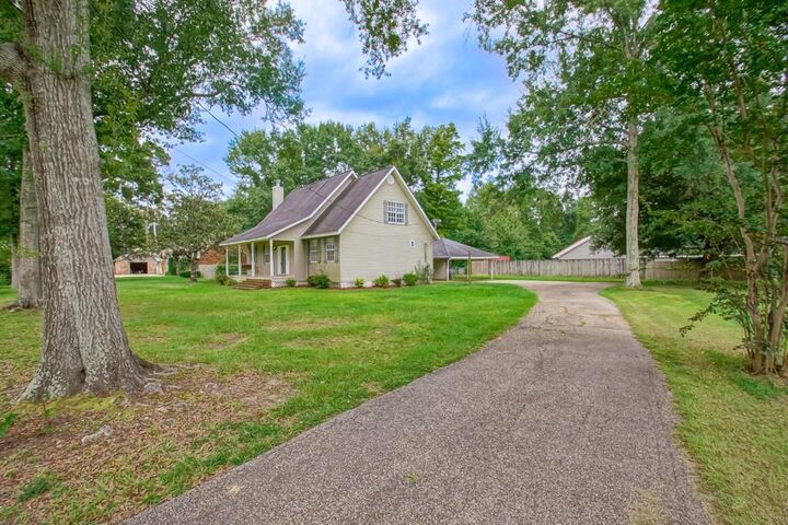 Property Photo:  42773 Robinwood Drive  LA 70403 