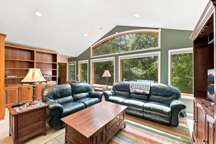 Property Photo:  909 N Cascade Street  WI 54020 