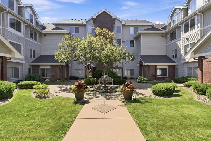 Property Photo: 7440 Edinborough Way 4314 MN 55435