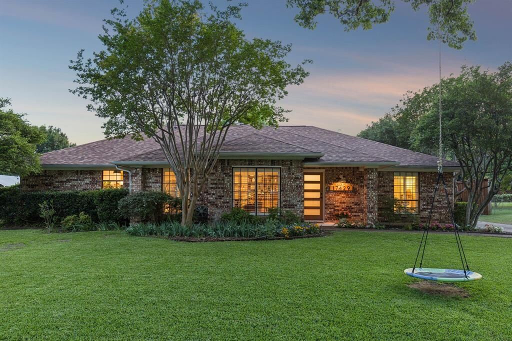 Property Photo: 17429 Marianne Circle TX 75252