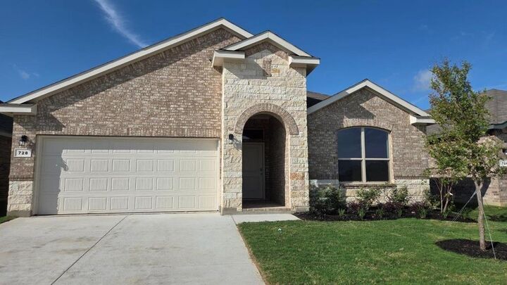 Property Photo: 728 Rubicon Road TX 76247