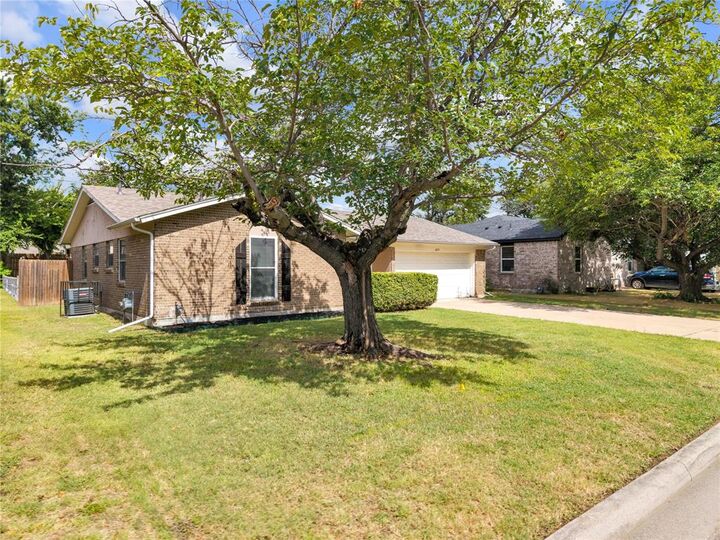 Property Photo:  6075 Lalagray Lane  TX 76148 