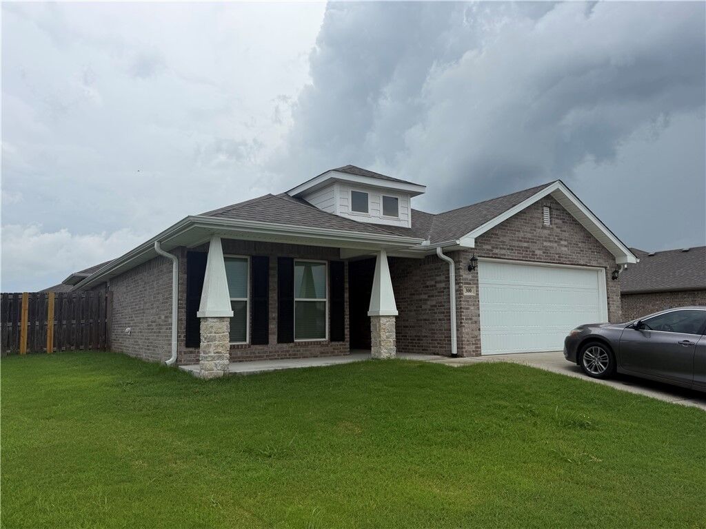 Property Photo:  300 Oak Avenue  AR 72734 