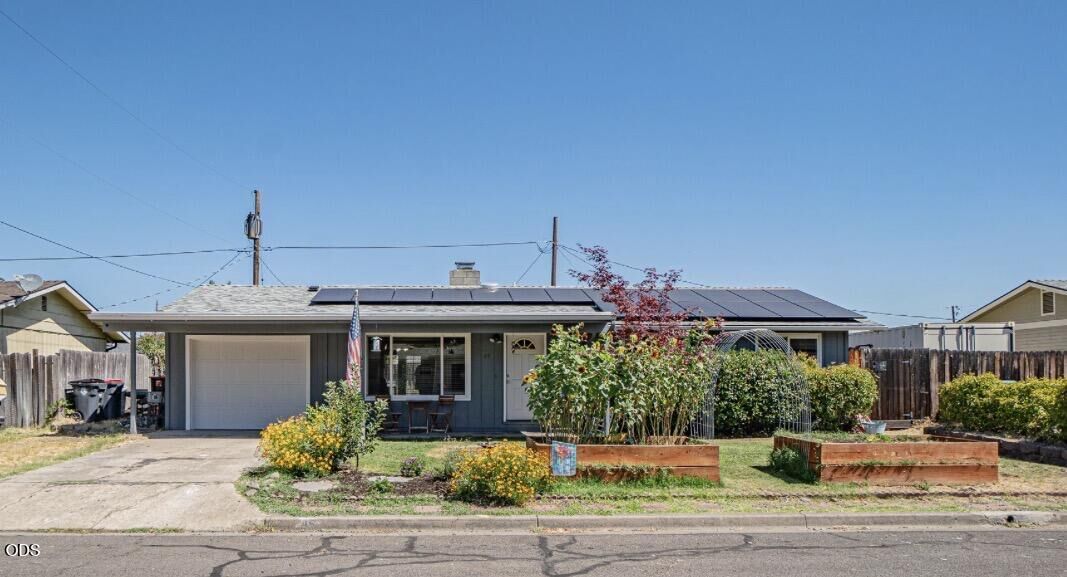 Property Photo: 45 Ashley Place OR 97502