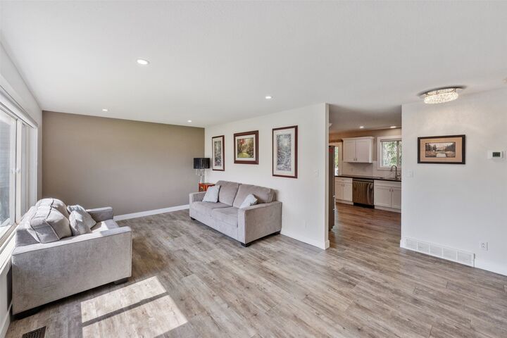 Property Photo: 5852 Fairview Place BC V0H 1T1