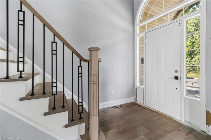 Property Photo:  