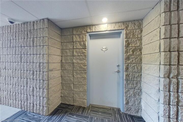 Property Photo: 65 Silvercreek Parkway N 301 ON N1H 7R9