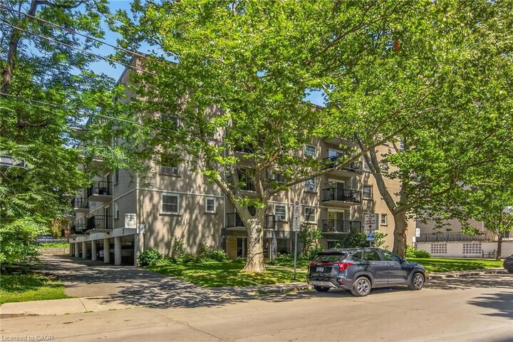 Property Photo: 40 Robinson Street 209 ON L8P 1Y9